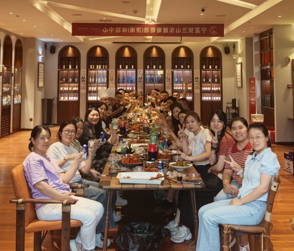 品味美食，凝聚力量——擇立燒烤party圓滿(mǎn)落幕